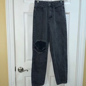 PrettyLittleThing Mom jeans Sz 2 distressed